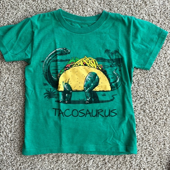 Bundle of 9 Boys Short Sleeve Shirts, Various Brands, size 5 - Picture 4 of 9